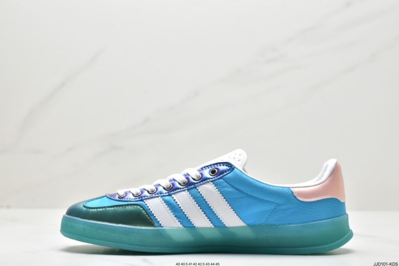 Adidas Sneakers